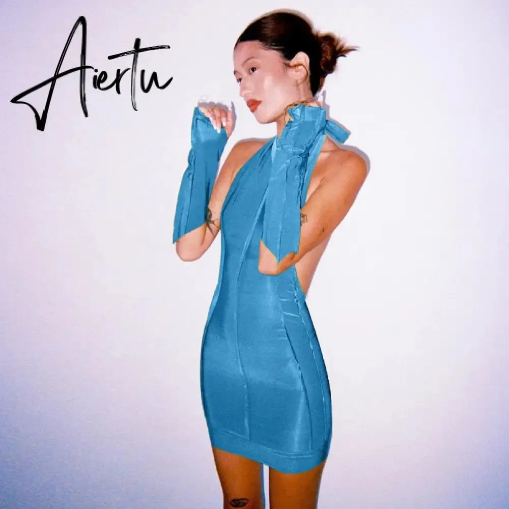 Aiertu Slip Sleeveless Backless Metal Strings Pure Color Bodycon Pleated Mini Dress Sexy Women Streetwear Y2K Party Club