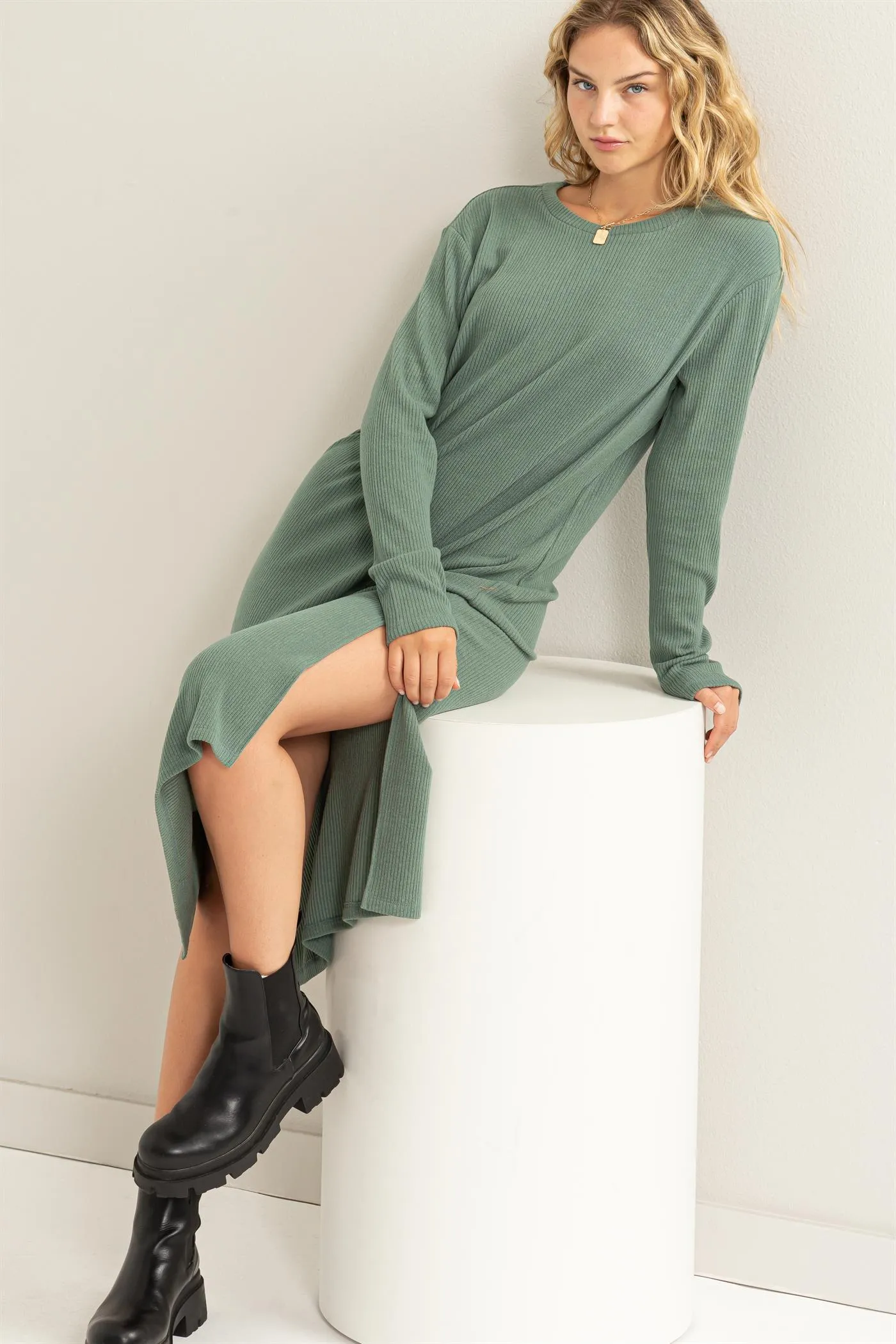 DZ24A062-Ribbed Long Sleeve Midi Dress