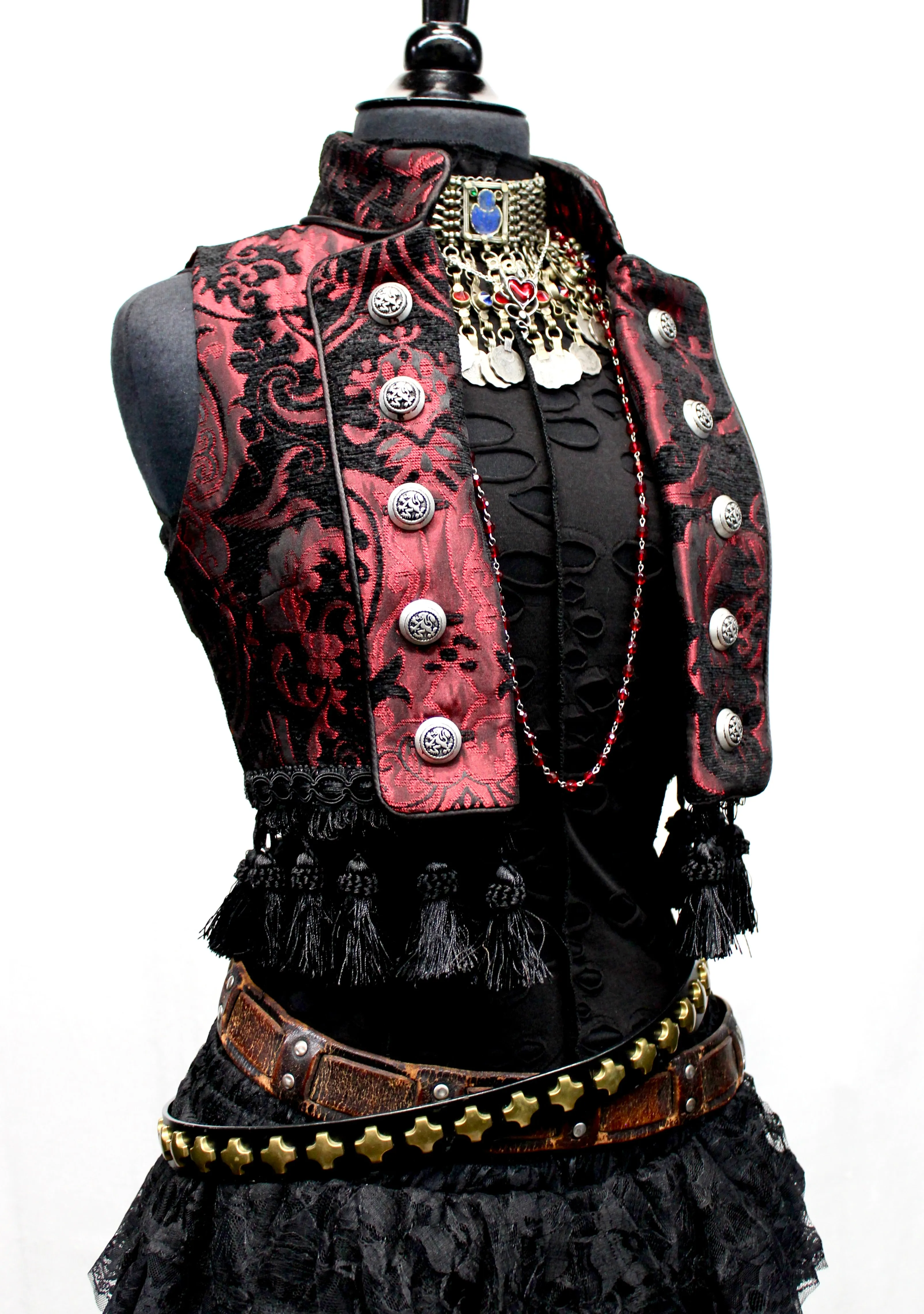 TOREADOR VEST - RED/BLACK TAPESTRY