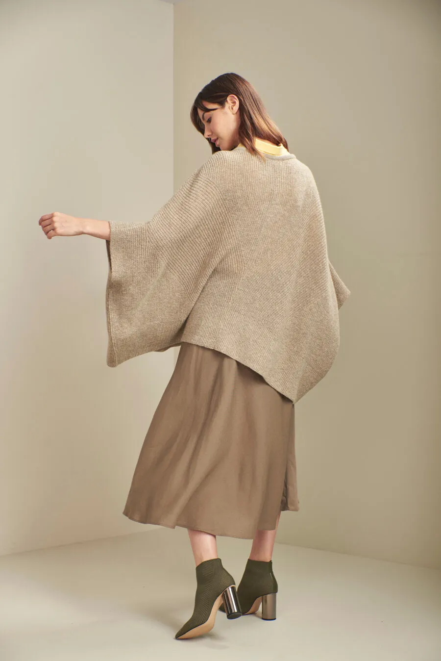 Under Poncho Baby Alpaca Color Arena