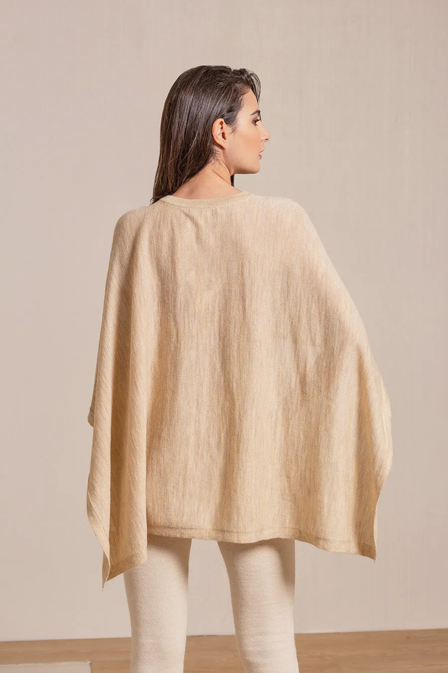 Vaya Poncho Baby Alpaca Color Cream